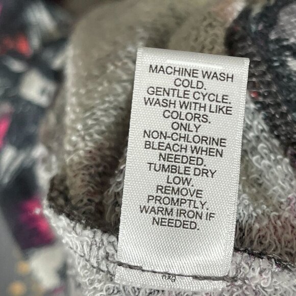 Cato Active Top Floral Pink Gray Crew Neck 3/4 Sleeve Size 18/20W Raw Edge - Picture 8 of 9